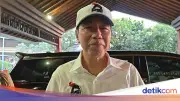 Jokowi Pakai Kemeja dan Topi PSI Pemberian Kaesang ke Lampung