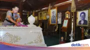 Kapolri Ziarah ke Makam Tiga Presiden RI Jelang Hari Bhayangkara ke-80