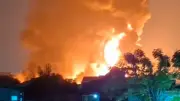 Kebakaran Hebat Landa Pabrik Karet di Tangerang, Asap Hitam Membumbung