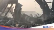 Kebakaran Pabrik Sandal di Tangerang Belum Padam Usai 18 Jam, Bahan Baku Karet Jadi Penyebab