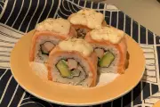 Kenapa Sushi Disajikan dalam Ukuran Kecil? Ini Kata Chef