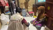 Kisah Haru Pengamen Viral di Depok, Ibu dan Anak Cari Nafkah demi Suami Sakit