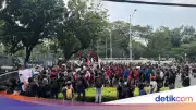 Long March Mahasiswa dari Tugu Tani ke Simpang Patung Kuda Jakarta