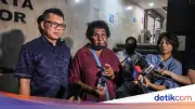 Mama Sinta Laporkan Dandhy Laksono dan Ketua LBH Merauke ke Polda Metro Terkait Film Pesta Babi