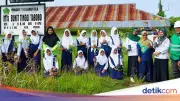 NHM Gelar Aksi Bersih Pantai dan Penghijauan untuk Lingkungan