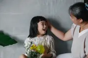 Pakar Ungkap Krisis Kesehatan Mental Anak Akibat Pola Asuh dan Smartphone