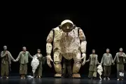 Papermoon Puppet Theatre Raup Standing Ovation 10 Menit di Jerman