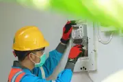 Perbedaan Listrik Prabayar dan Pascabayar di Indonesia