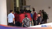 Perwakilan Mahasiswa Demo di Patung Kuda Masuk ke Kantor Wapres Temui Gibran