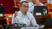 Prabowo Instruksikan Percepatan Industri Farmasi hingga Mobil Nasional