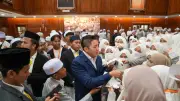 Seskab Teddy Sambut 300 Santri di Istana Kepresidenan Jakarta