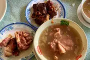Sop Buntut Cut Meutia: Legenda Kuliner Menteng yang Tak Lekang Waktu
