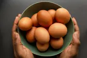 Telur Besar Lebih Murah? Ini Penjelasan Guru Besar IPB