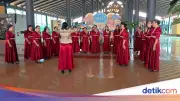 Viral Kontingen Paduan Suara Gereja Kepri Nyanyi di Soetta, Ini Penyebabnya