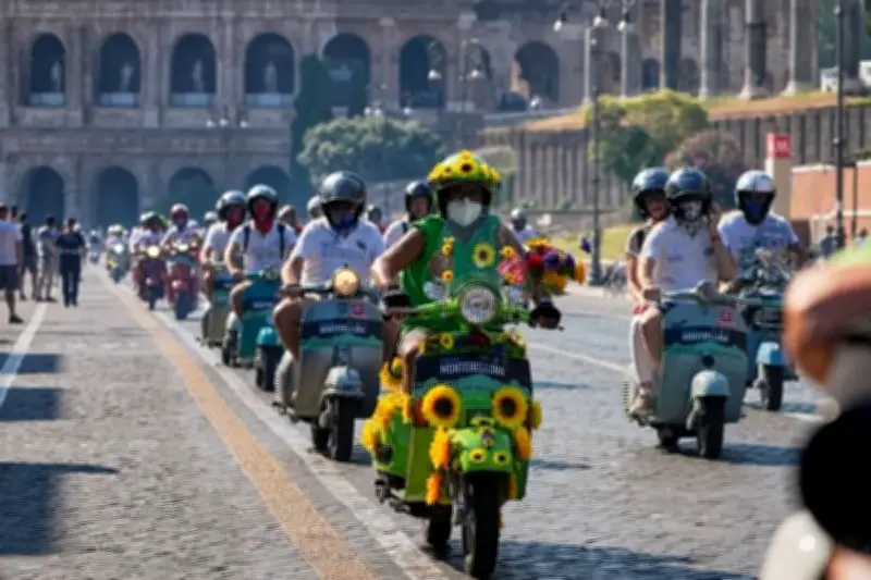 10.000 Vespa Padati Roma Rayakan 80 Tahun Skuter Ikonik