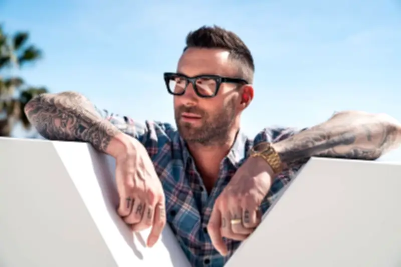 5 Artis Pria Dunia yang Jatuh Cinta pada Yoga, dari Beckham hingga Adam Levine