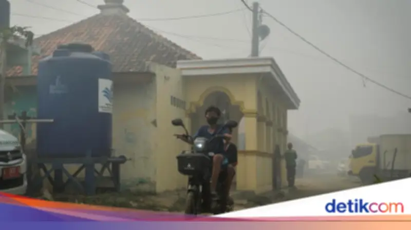 6 Hari Kebakaran TPA Jatiwaringin Belum Padam, 232 Jiwa Mengungsi