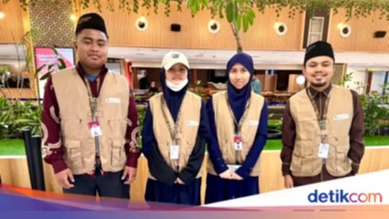Andre Rosiade Berangkatkan 3 Hafiz dan Guru SMAN 1 Padang ke Umrah