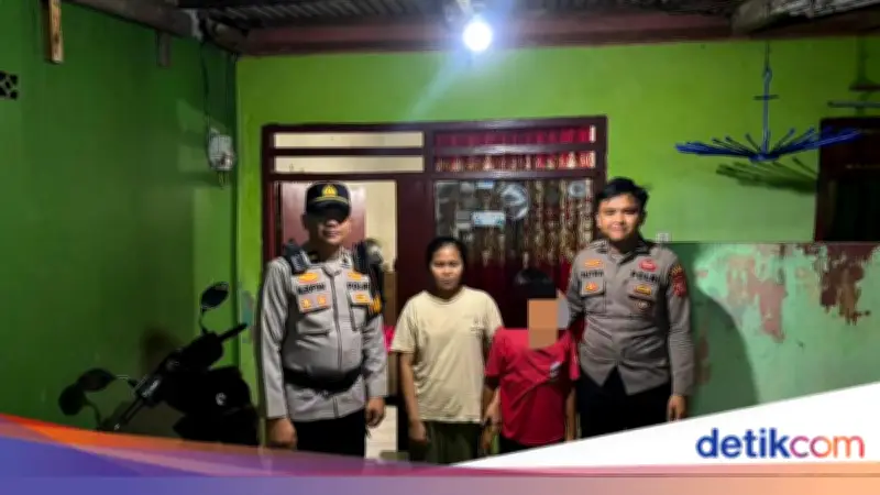 Bocah 10 Tahun Terpisah dari Orang Tua di Stadion Pakansari, Polisi Antar Pulang
