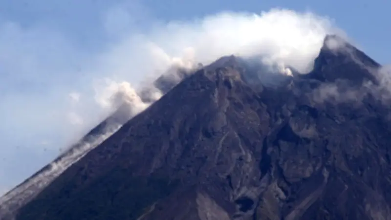 BPPTKG Tegaskan Larangan Pendakian Merapi, Ancaman Erupsi Eksplosif Masih Tinggi