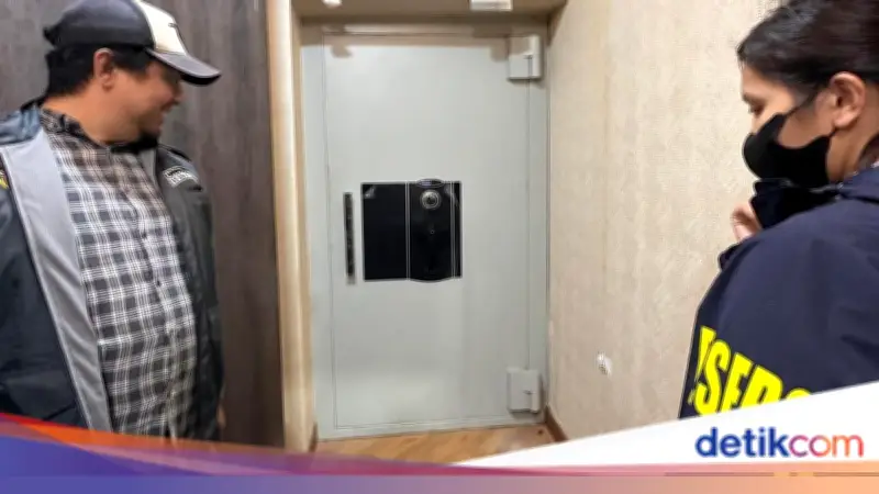 Brankas Tertanam di Dinding Kafe de'Clan Digeledah Polisi Terkait Korupsi
