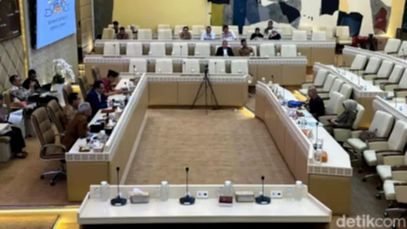 DPR Serahkan DIM RUU Pemilu ke Ketum Parpol untuk Percepat Pembahasan
