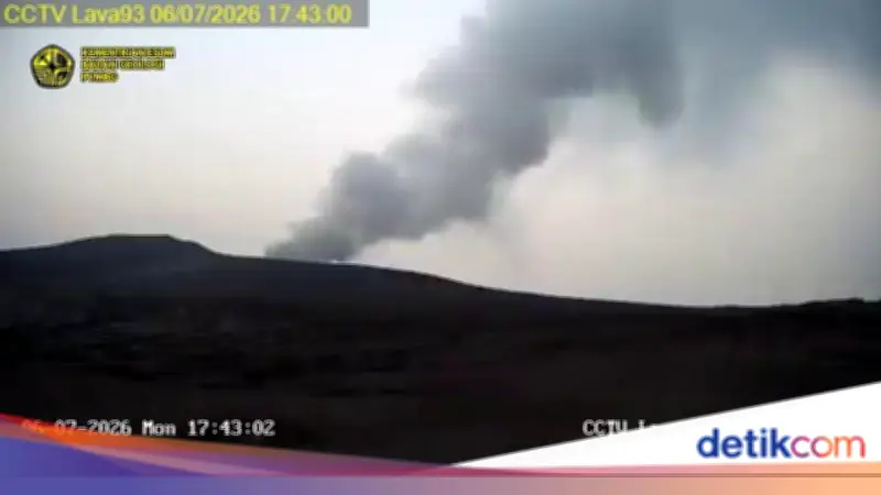 Gunung Anak Krakatau Erupsi, Semburkan Abu Vulkanik Setinggi 150 Meter