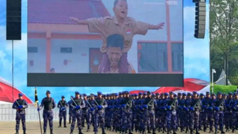 Gus Ipul Apresiasi Polri Dukung Disiplin Siswa Sekolah Rakyat di HUT Bhayangkara