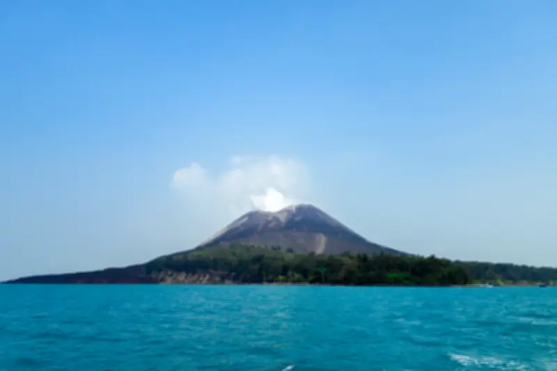 Hoaks Video Erupsi Gunung Anak Krakatau 3 Juli 2026, Simak Faktanya