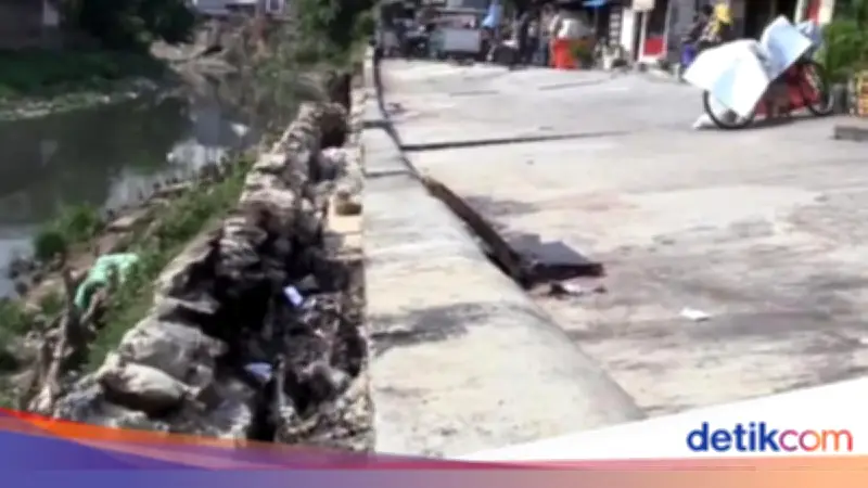 Jalan Cinta Pulogadung Amblas 5 Bulan, Perbaikan Permanen Dikebut 2026