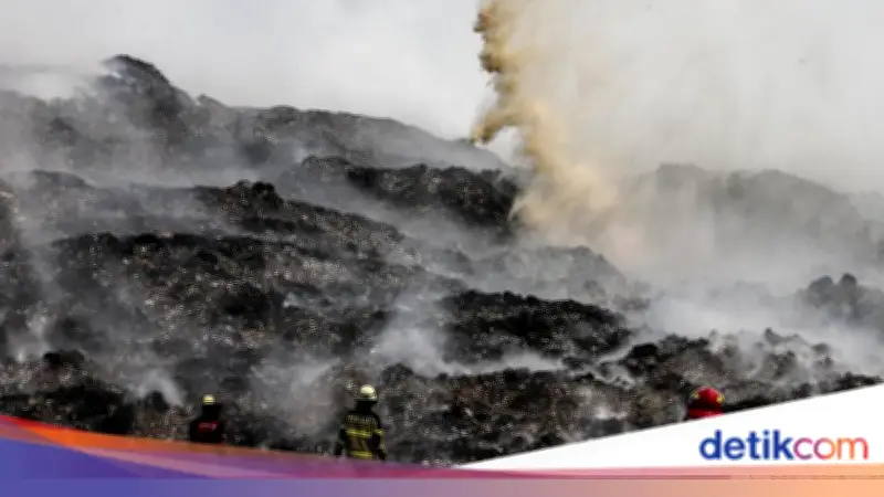 Kebakaran TPA Jatiwaringin Jadi Peringatan Hentikan Open Dumping