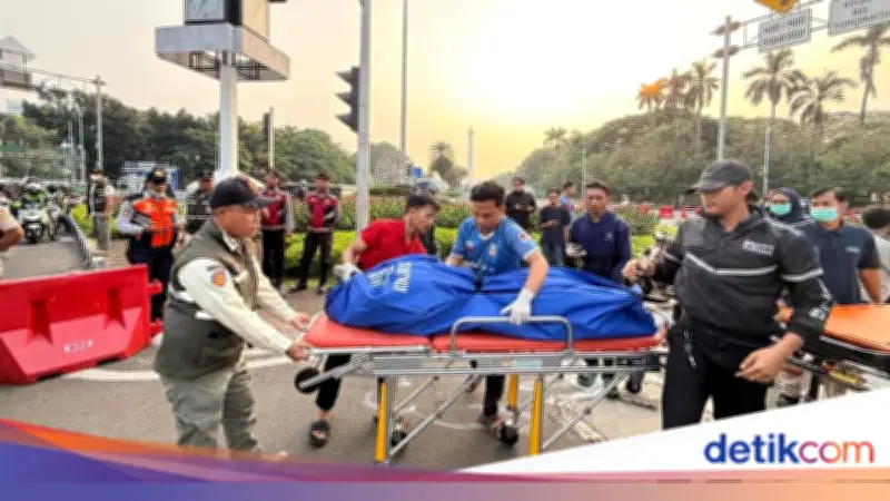 Kecelakaan Tunggal di Patung Kuda Jakpus, Ojol Tewas di TKP