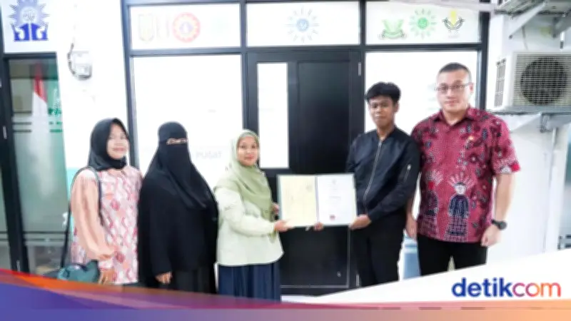 Kenneth DPRD DKI Tebus Ijazah Siswa Yatim, Pendidikan Tak Boleh Disandera Biaya
