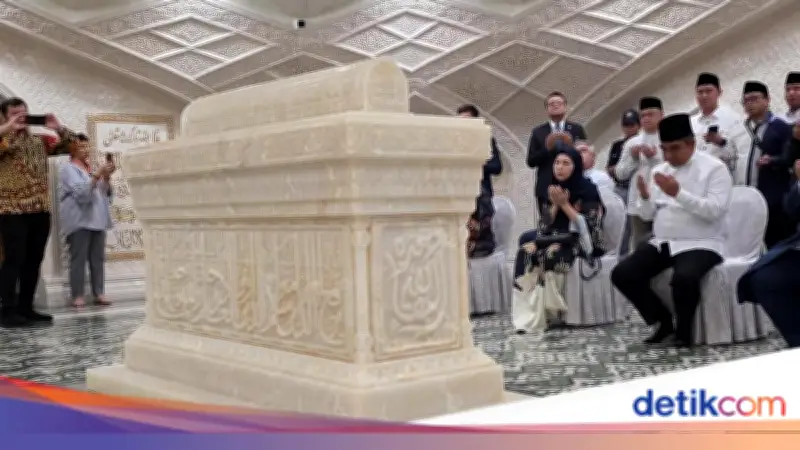 Ketua MPR Ziarah ke Makam Imam Bukhari di Uzbekistan, Singgung Peran Bung Karno
