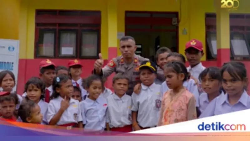 Kisah Iptu Bastian Perjuangkan Pendidikan Anak Pedalaman Buru Selatan