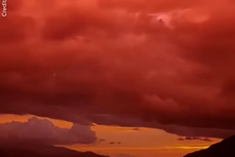 Langit Merah di Caracus: Fenomena Earthquake Lights Usai Gempa Dahsyat Venezuela