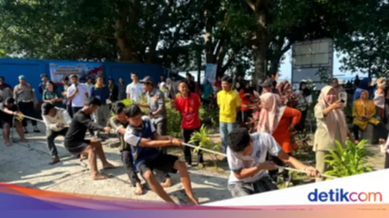 Lomba Tarik Tambang dan Balap Kelereng Meriahkan Hari Bhayangkara ke-80 di Pulau Tidung