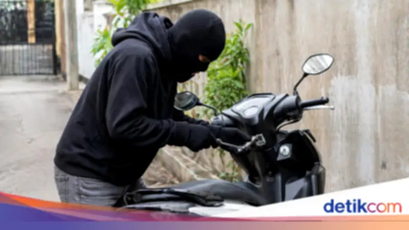Maling Motor di Bogor Diamuk Massa hingga Telanjang, Polisi Amankan Pelaku