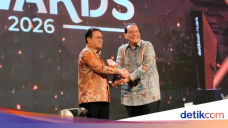 Mendag Budi Santoso Raih Penghargaan Penggerak Ekonomi Desa