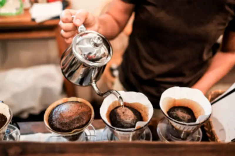 Minum Kopi Rutin Turunkan Risiko Penyakit Liver, Termasuk Kopi Decaf dan Bergula