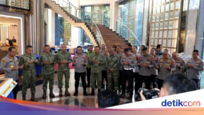 Pangdam Jaya Sambangi Polda Metro, Rayakan Hari Bhayangkara ke-80
