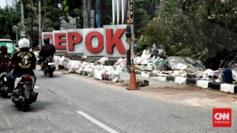 Pemotor Ngaku Tentara di Trotoar Depok Ternyata Karyawan Swasta