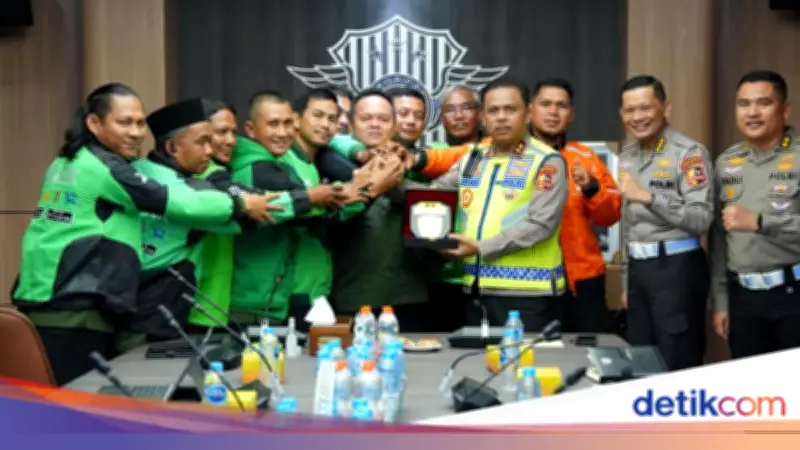 Pesan Haru Komunitas Ojol untuk Irjen Agus Usai Jabat Kakorlantas