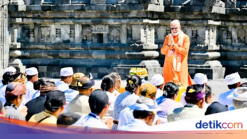 PM Modi Beribadah di Candi Siwa, Doakan Hubungan RI-India Makin Erat