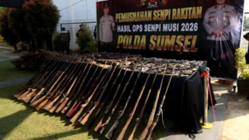 Polisi Musnahkan 397 Senpi Rakitan Ilegal di Sumsel