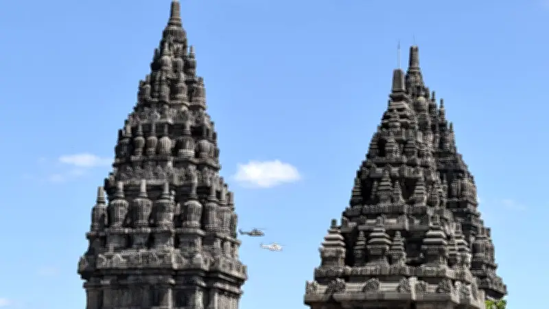 Prabowo Ajak PM Modi Lihat Candi Prambanan dari Helikopter, Tandatangani Kerja Sama Konservasi