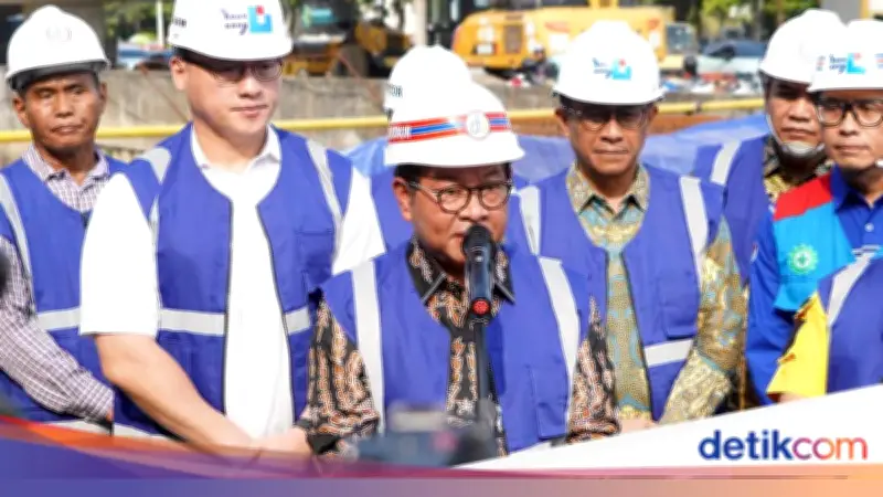 Progres Flyover Latumenten Capai 55 Persen, Pramono Targetkan Rampung Desember 2026