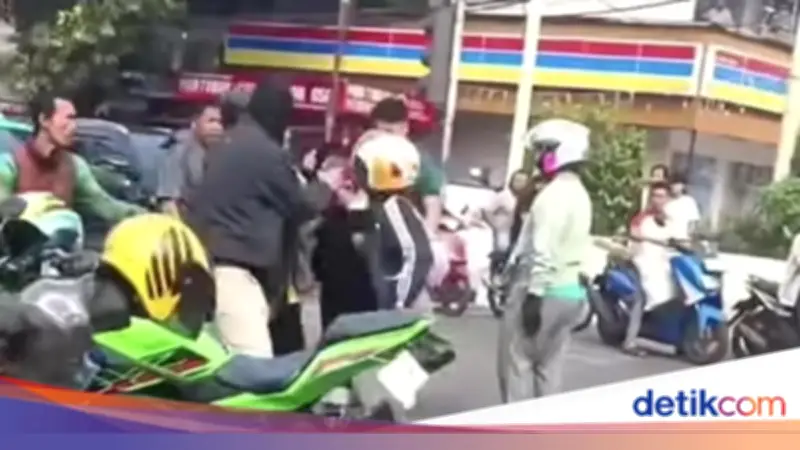 Senggolan Motor Berujung Pemukulan di Tebet, Polisi Buru Pengendara Ninja