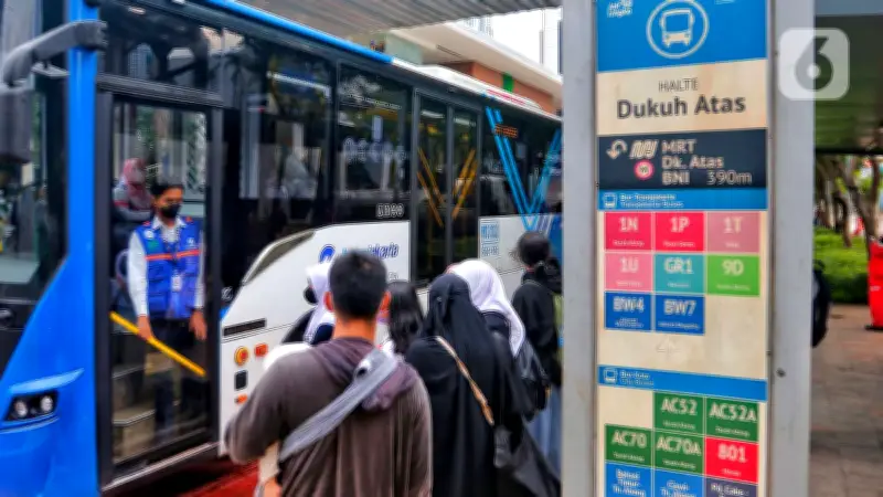 Tarif TransJakarta Diusulkan Naik, DPRD Soroti Dampak ke Pekerja Informal