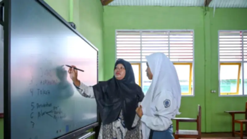 Tunjangan Profesi Guru Ubah Nasib Pendidik di Pesisir Wakatobi